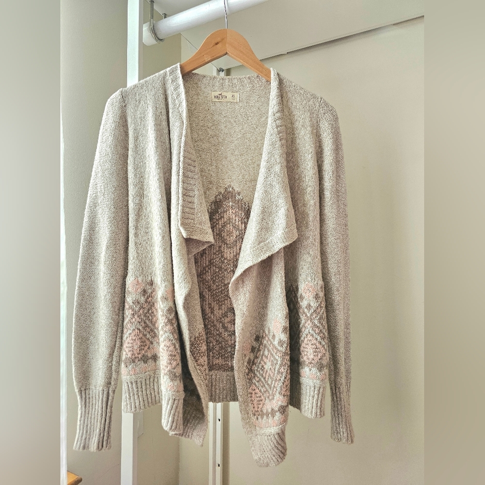 Hollister Cream and Pink Patterned Open Front Cardigan